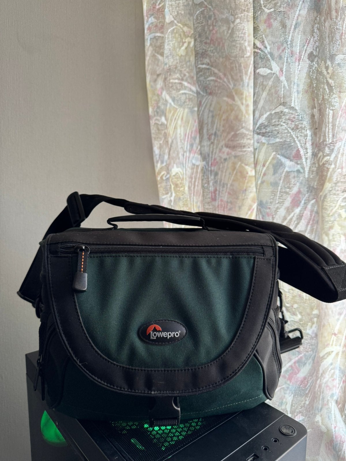 Lowepro Nova 4 AW cameratas, Audio, Tv en Foto, Fotografie | Fototassen, Ophalen, Zo goed als nieuw, Schoudertas, Lowepro