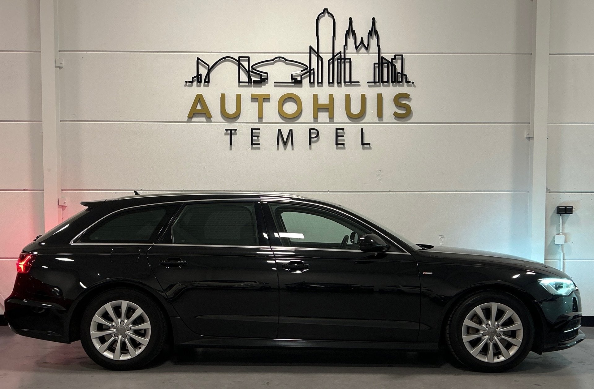 Audi A6 Avant 3.0 TDI Automaat Xenon Trekhaak Stoelverwarmin, Auto's, Audi, Stof, Gebruikt, 197 €/maand, 2000 kg