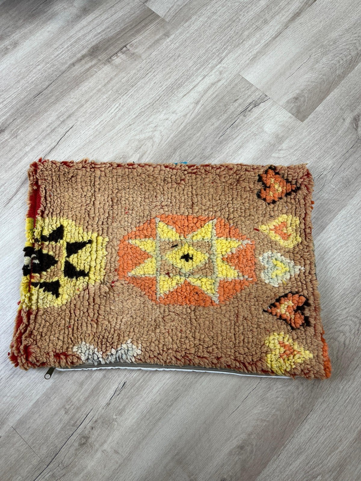 Nieuw Marrokaans berber wollen kussenhoesje, Huis en Inrichting, Woonaccessoires | Kussens, Ophalen of Verzenden, Nieuw, Rechthoekig