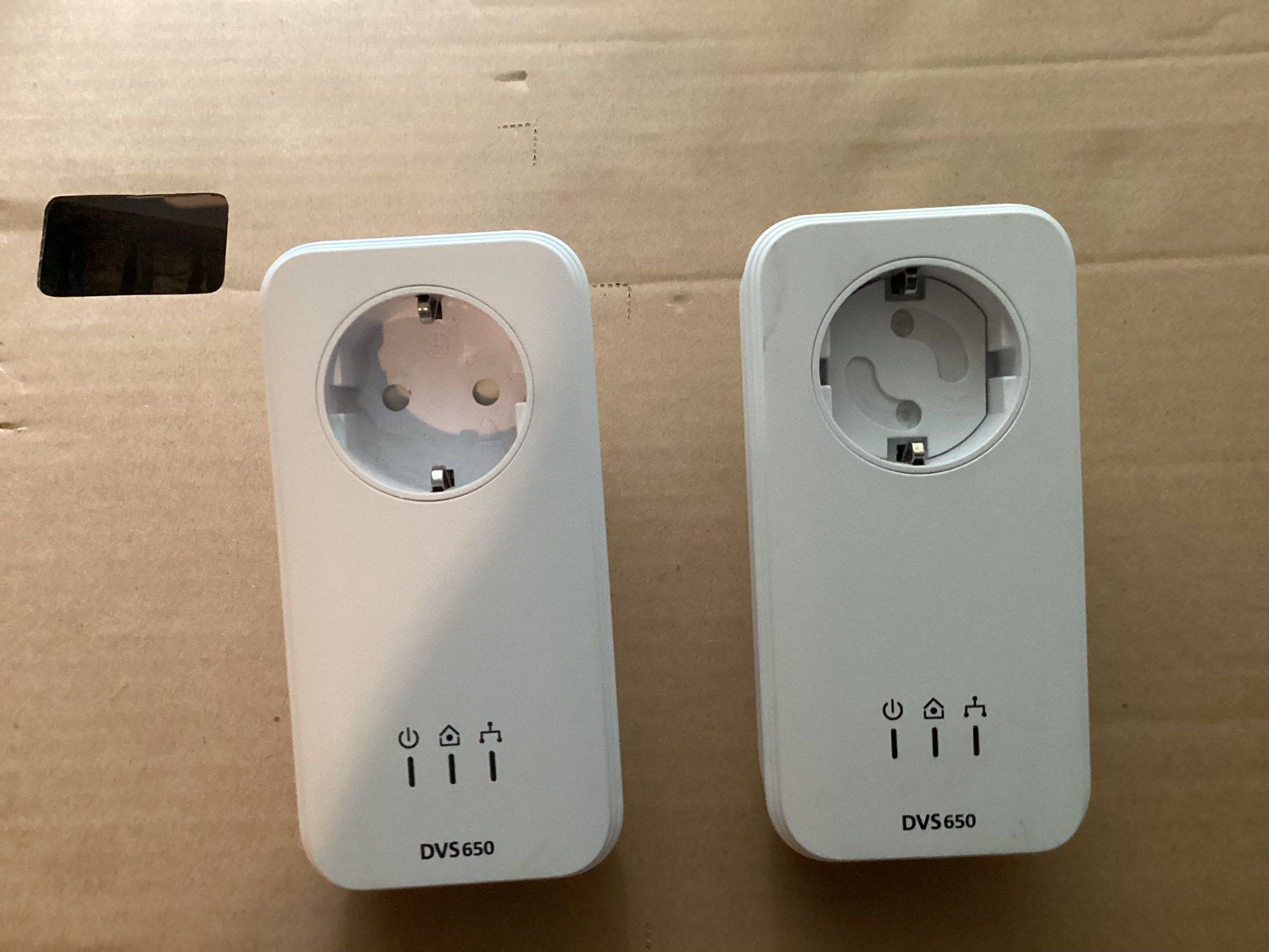 2 x KPN wifi versterkers DVS 650 werkt perfect nu overbodig, Ophalen of Verzenden, Zo goed als nieuw