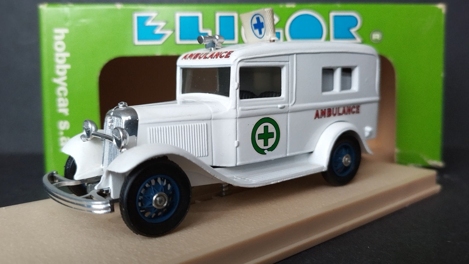 Ford V8 Ambulance 1:43 Eligor Pol, Overige merken, Auto, Verzenden, M