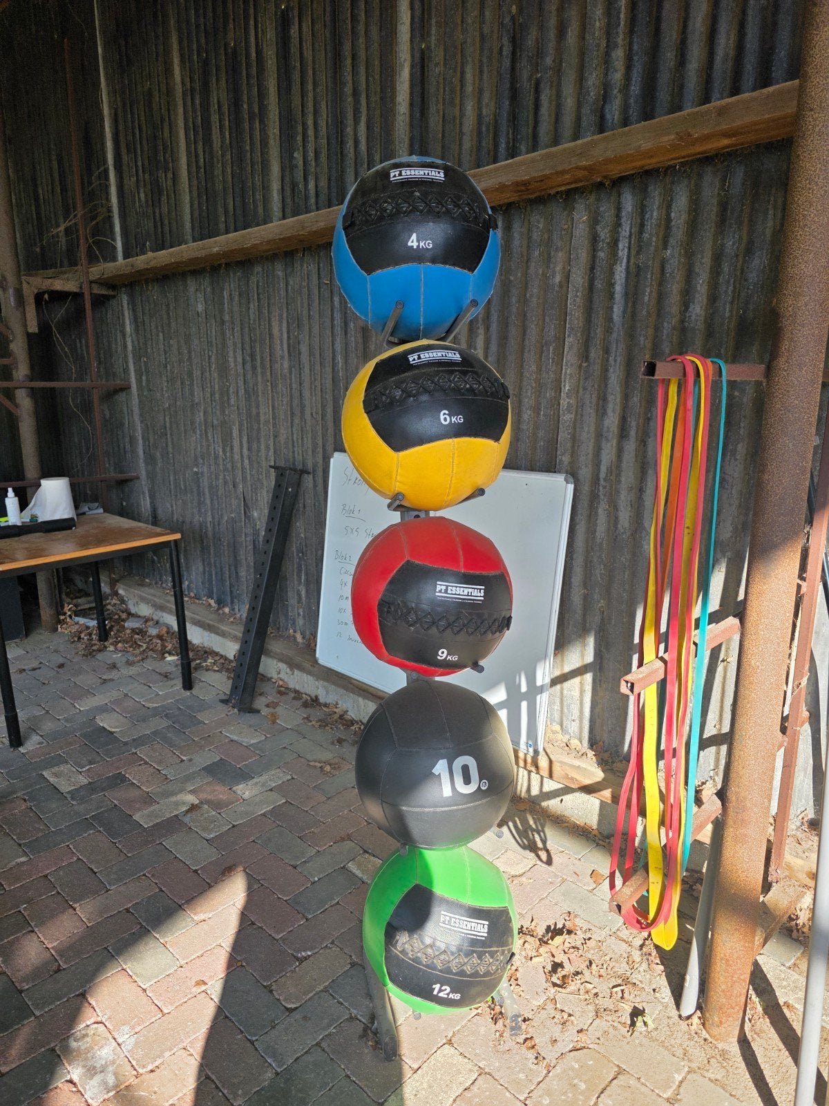 Te koop wall balls + opbergrek, Ophalen, Fitnessbal