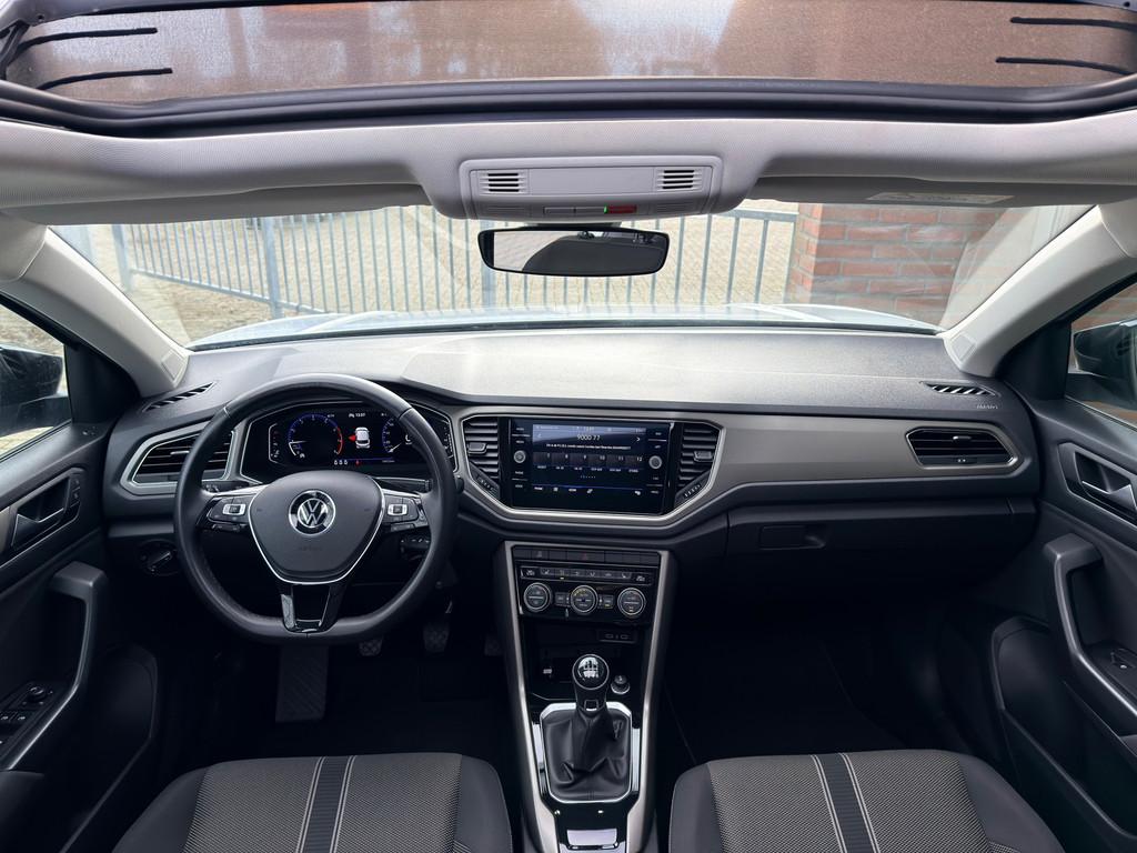 Volkswagen T-Roc 1.0 TSI Style Panoramadak Adaptive Cruise C, Voorwielaandrijving, Gebruikt, 1193 kg, Wit