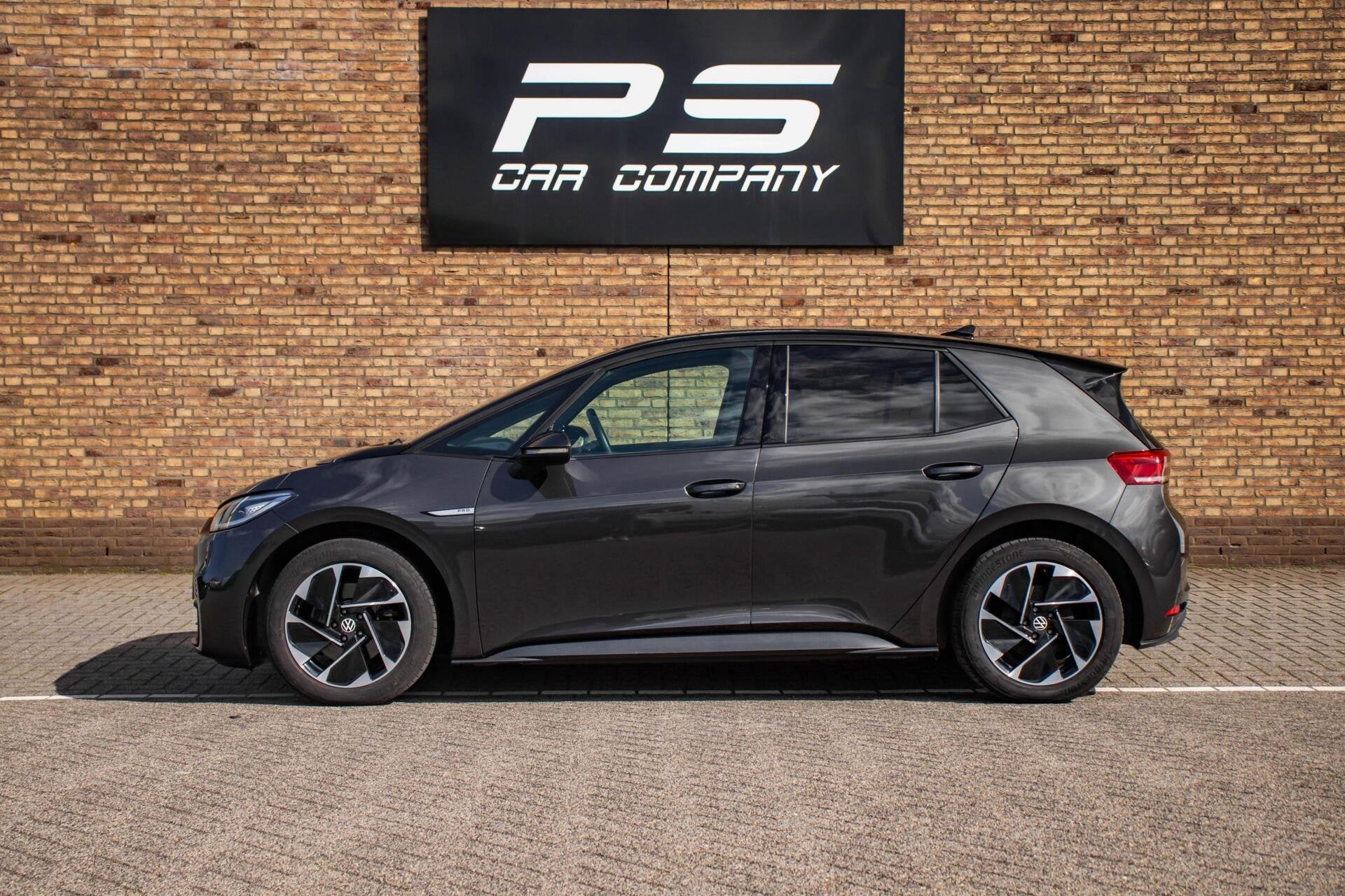 Volkswagen ID.3 Pro Performance 58 kWh, Pano, ACC, Auto's, Automaat, Achterwielaandrijving, Gebruikt, Zwart