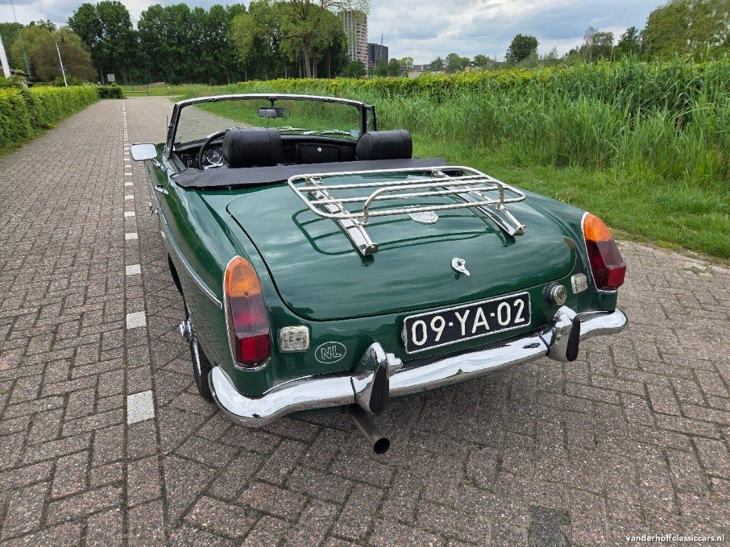 MGB Roadster (1973) – British Racing Green, foto 4