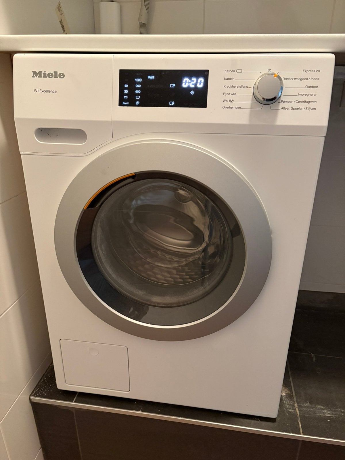 Wasmachine Miele weinig gebruikt, Ophalen of Verzenden, Zo goed als nieuw, 1200 tot 1600 toeren, 85 tot 90 cm