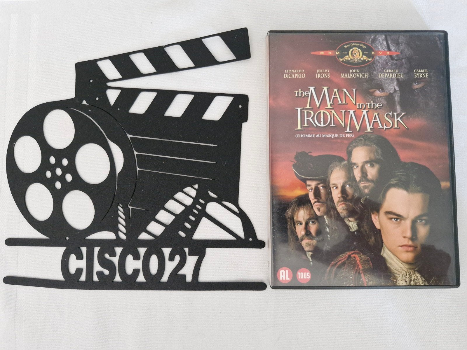 The Man with the Iron Mask, Spaans, Ophalen of Verzenden, Zo goed als nieuw, Extra's