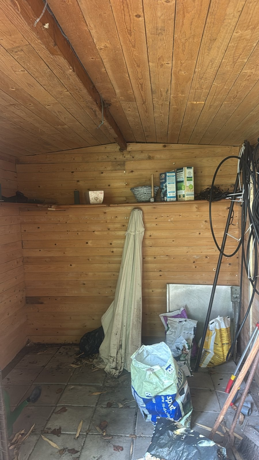 Houten Tuinhuis met Overkapping - GRATIS, Ophalen, Tuinhuis, 250 tot 500 cm, X