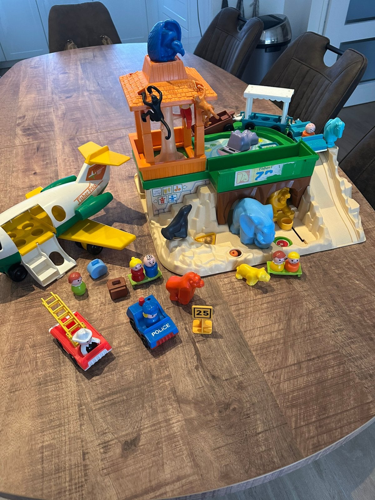 Fisher Price dierentuin en vliegtuig, Ophalen of Verzenden, Gebruikt, Speelset
