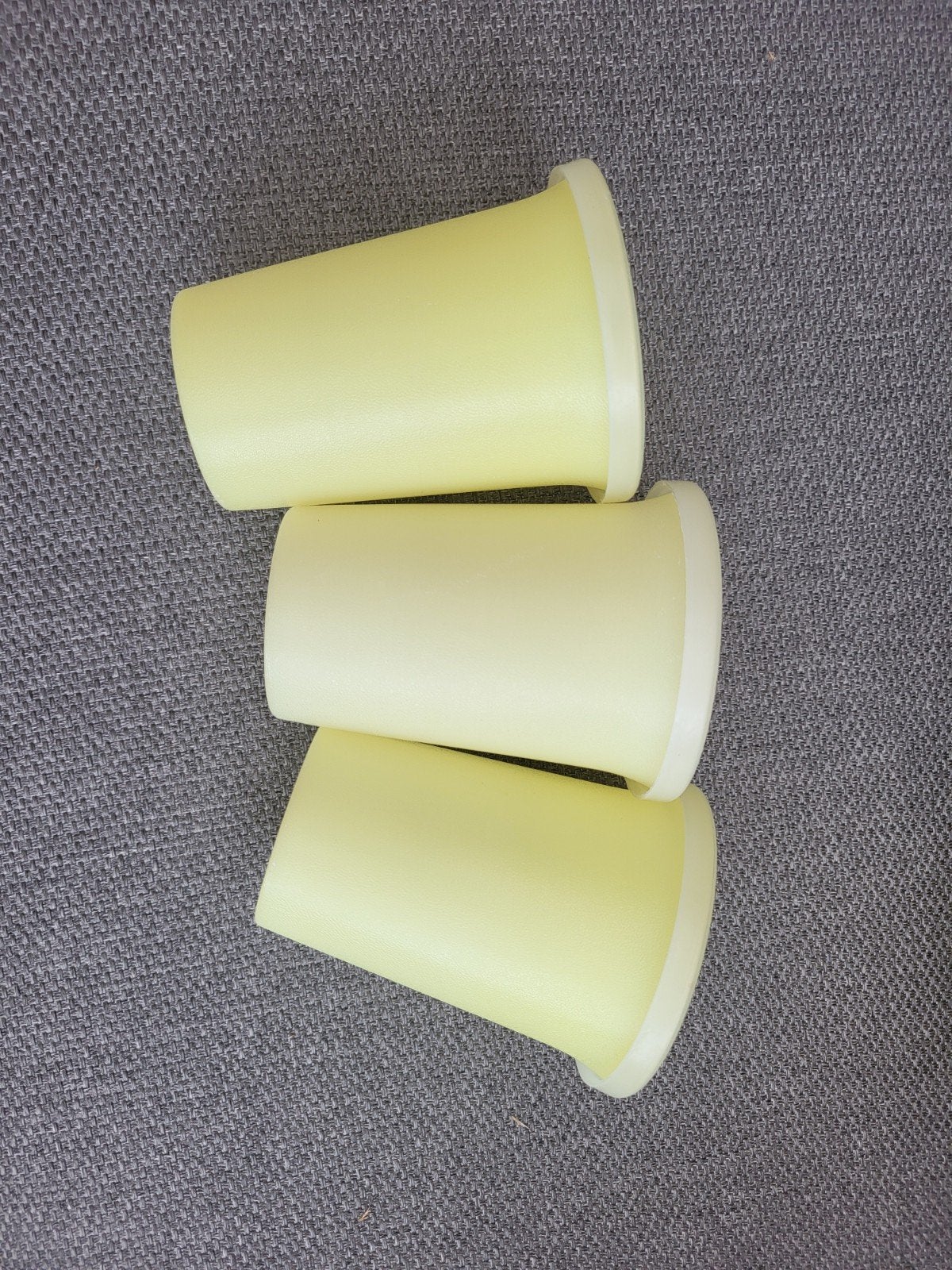 Vintage Tupperware bekers - Set van 3 - Geel, Gebruikt, Geel, Beker of Kan, Ophalen of Verzenden
