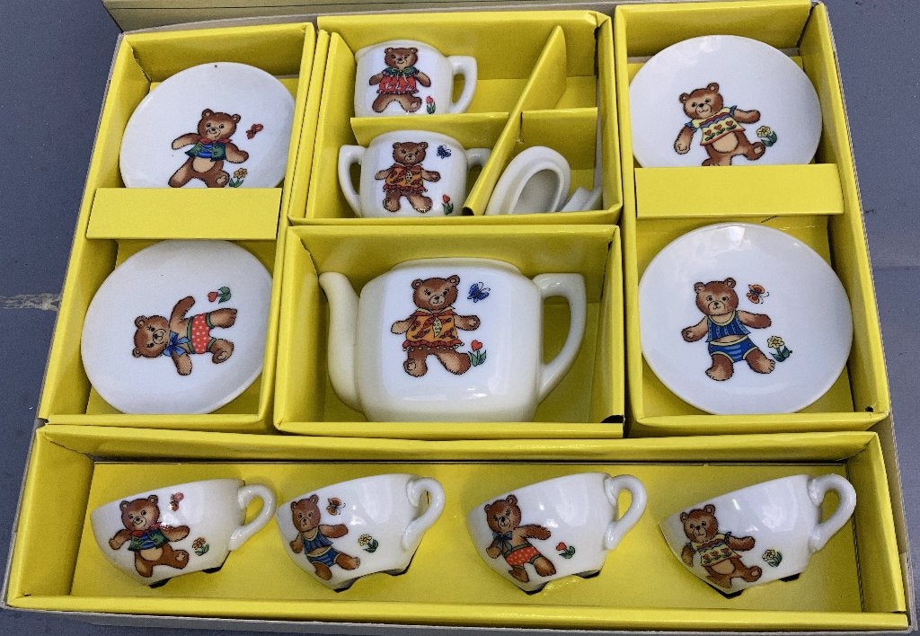 Kinderservies Speelgoed Serviesje prijs per doos! Beren Lely, Antiek en Kunst, Ophalen