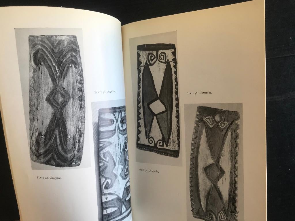 War Shields of the Telefomin sub-district, New Guinea, Antiek en Kunst, Ophalen of Verzenden