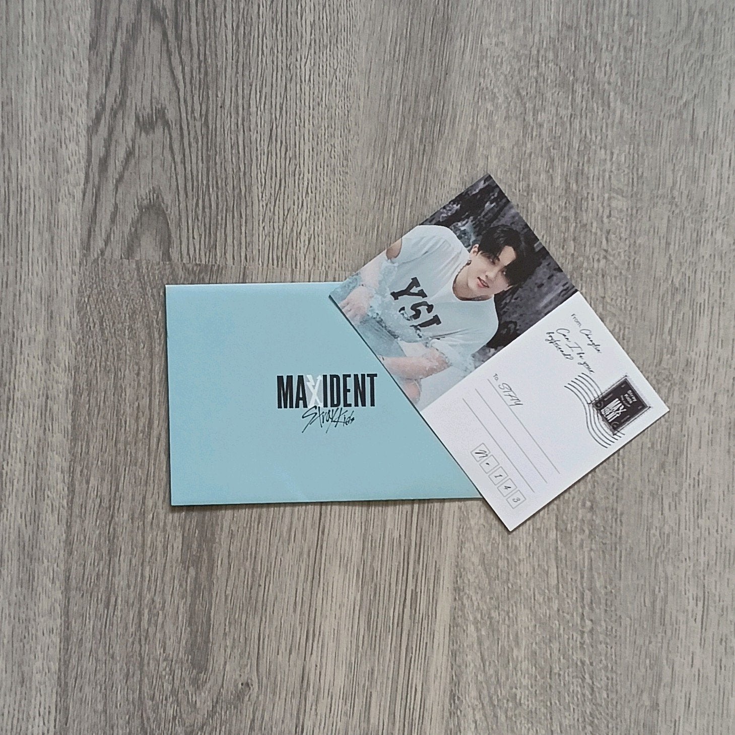 Stray kids album postcard changbin, Verzamelen, Muziek, Artiesten en Beroemdheden, Ophalen of Verzenden, Zo goed als nieuw, Foto of Kaart