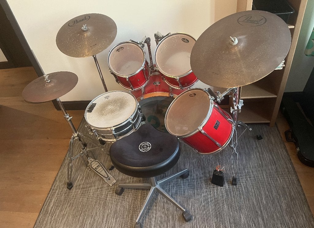 Drumstel Pearl rood met bekkens en drumkruk, Muziek en Instrumenten, Ophalen, Gebruikt, Pearl