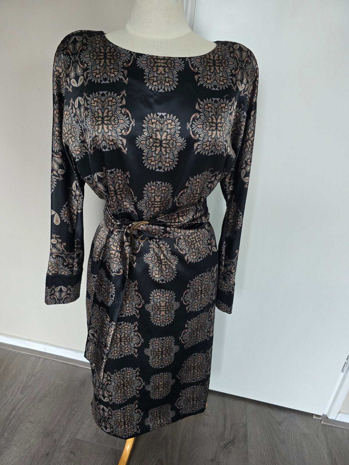 Purper mooie jurk maat 38, Kleding | Dames, Ophalen of Verzenden, Zo goed als nieuw, Maat 38/40 (M)