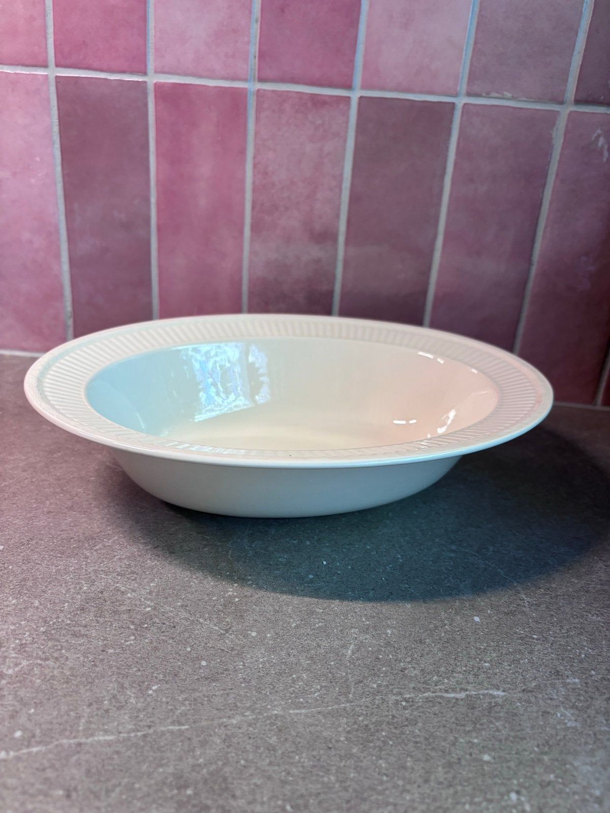 Wedgwood Edme groenteschaal - Queen's Ware, Huis en Inrichting, Woonaccessoires | Schalen en Manden, Porselein of Keramiek, Schaal