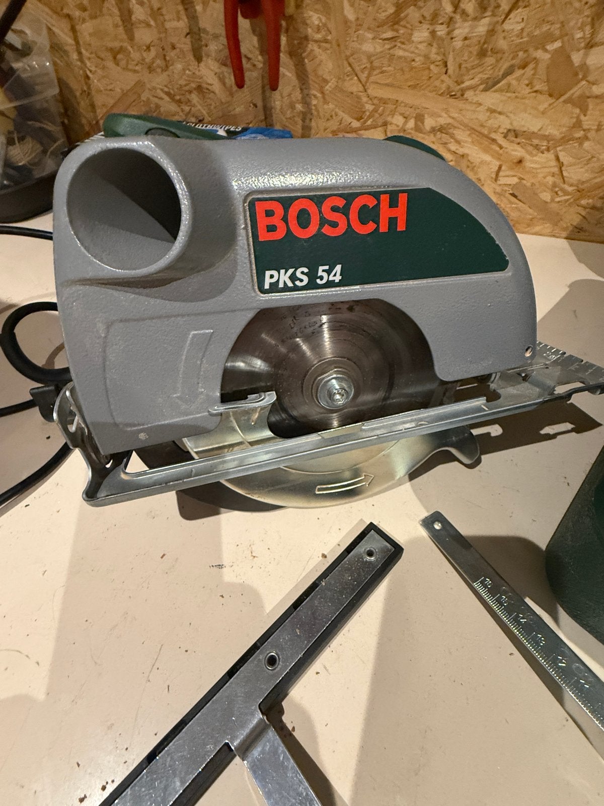 Bosch PKS 54 Cirkelzaag met geleiderail en koffer, Gebruikt, Cirkelzaag, 600 tot 1200 watt, Ophalen of Verzenden