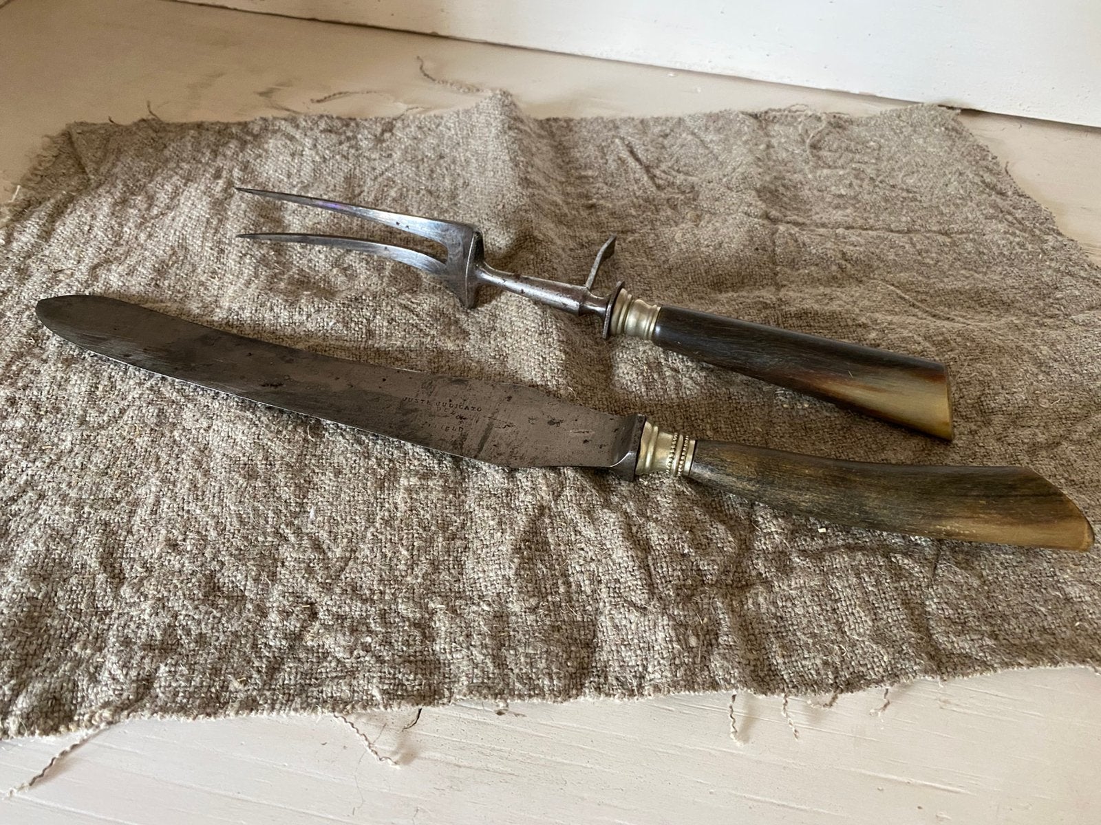 Vintage broodmes en vleesvork, handvat is van hoorn, Antiek en Kunst, Antiek | Bestek, Ophalen of Verzenden