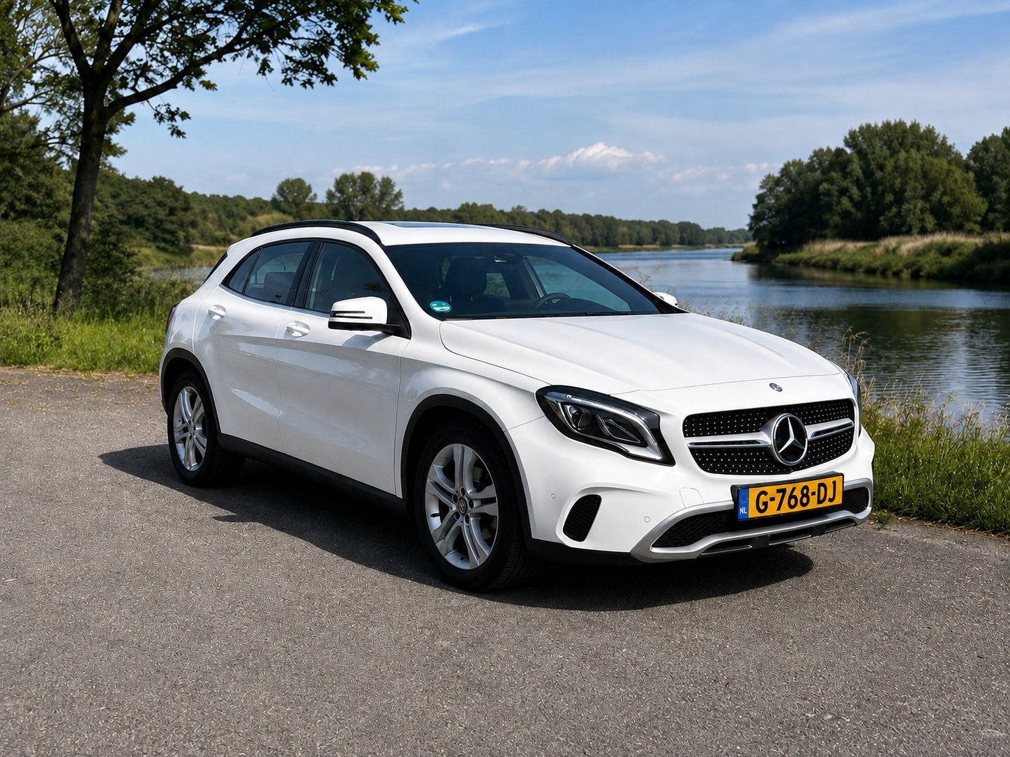 Mercedes GLA 180 Aut | 2019 |NAP✅|Facelift|Dealeronderhouden, Auto's, Bi-Xenon koplampen, 4 cilinders, 715 kg, Leder en Stof