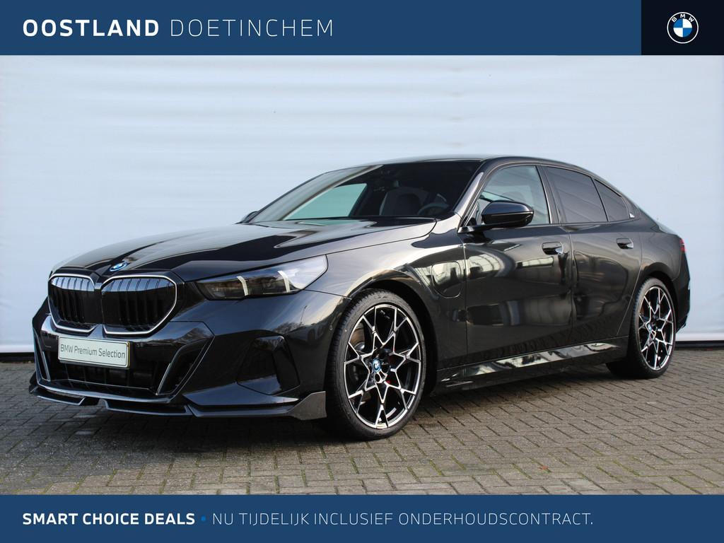 BMW 5 Serie 530e M Sport Automaat / Panoramadak / M Multifun, Automaat, 1998 cc, Achterwielaandrijving, 1800 kg