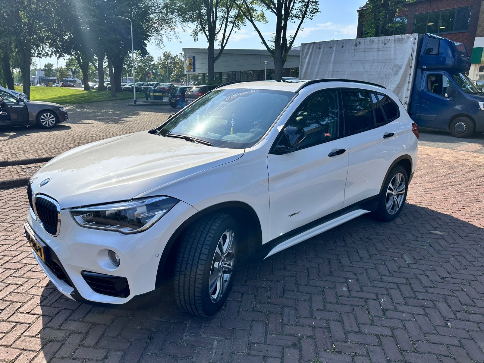 BMW X1 20I Xdrive Aut8 2016 Wit, 1998 cc, Zwart, 2000 kg, Wit