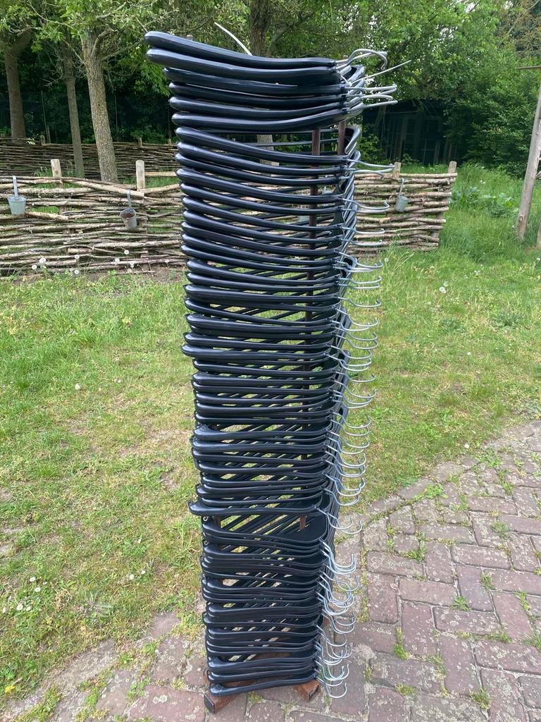 Ruim 70 kledinghangers en handig opbergsysteem, Ophalen, Gebruikt, Kunststof, Volwassenen