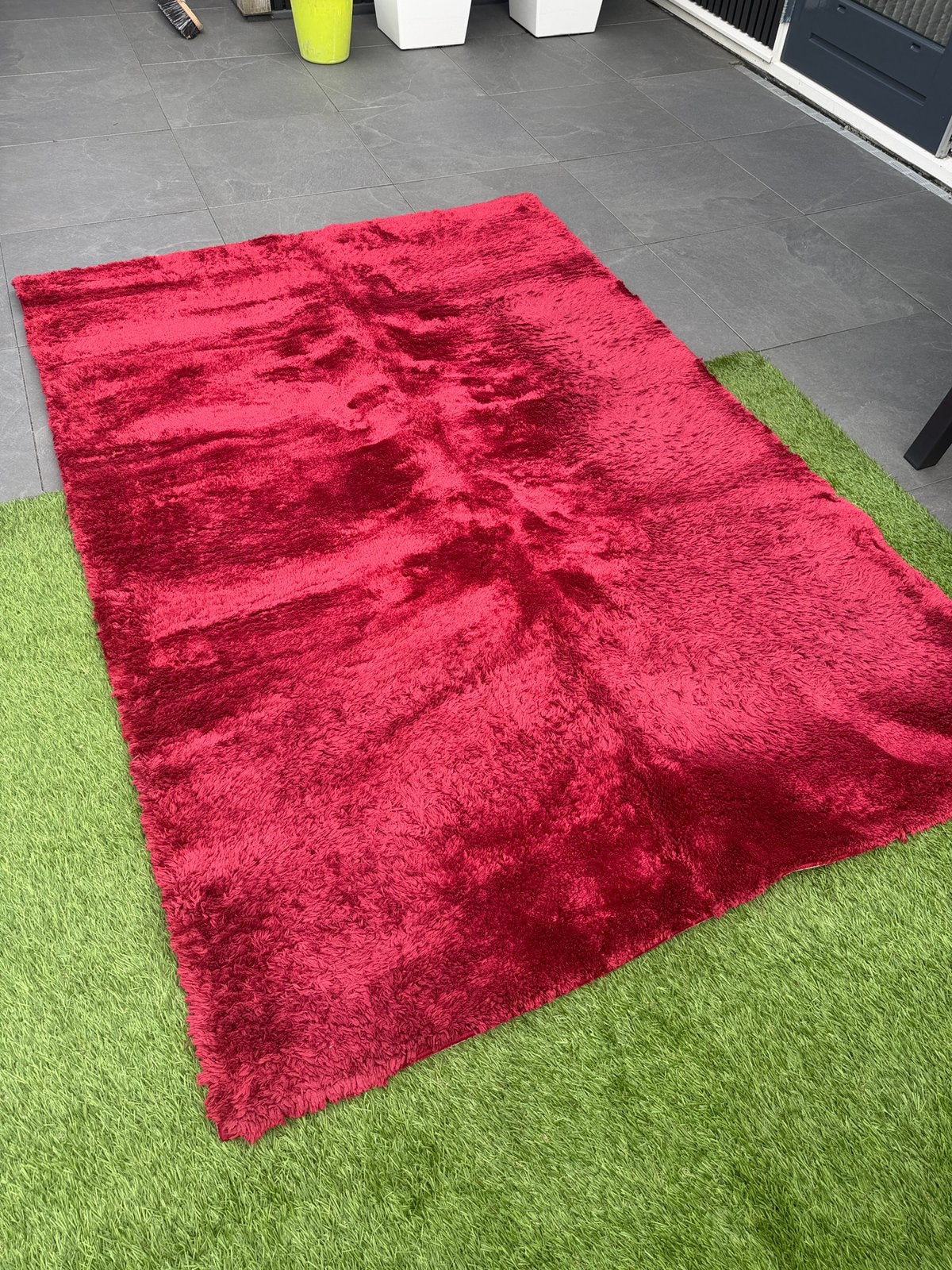 Leuk rood hoogpolig vloerkleed van Leenbakker, Huis en Inrichting, Ophalen, Gebruikt, 150 tot 200 cm, 200 cm of meer