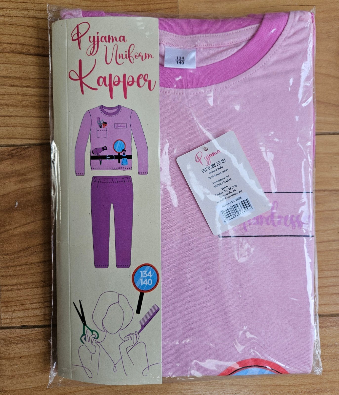 Nieuwe Pyjama Kapper Uniform Maat 134/140, Kinderen en Baby's, Kinderkleding | Kinder-kledingpakketten, Ophalen of Verzenden, Nieuw