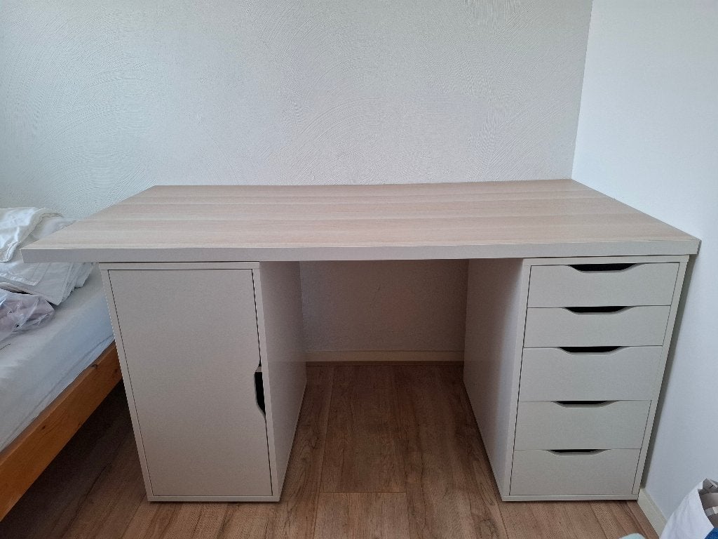 Ikea bureau, Ophalen, Gebruikt, 150 cm, Spaanplaat of MDF