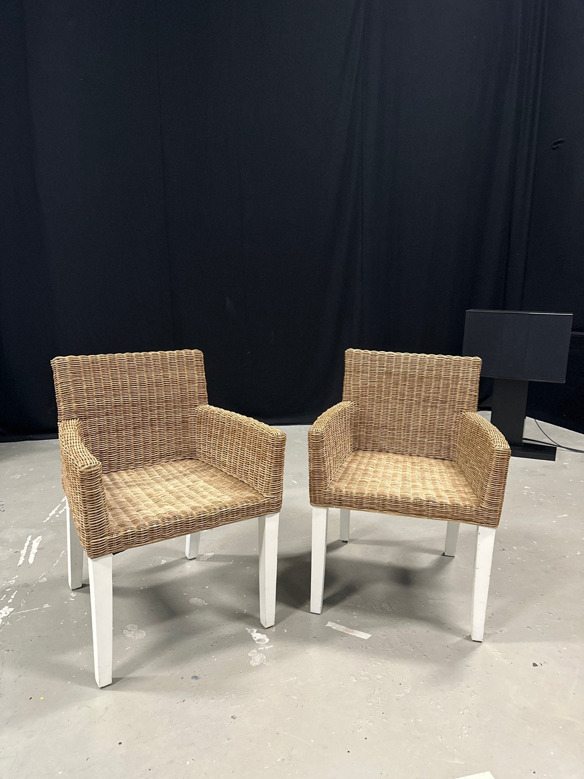 2x Riviera Maison rotan stoelen met armleuning, Ophalen, Twee, Bruin, Riet of Rotan
