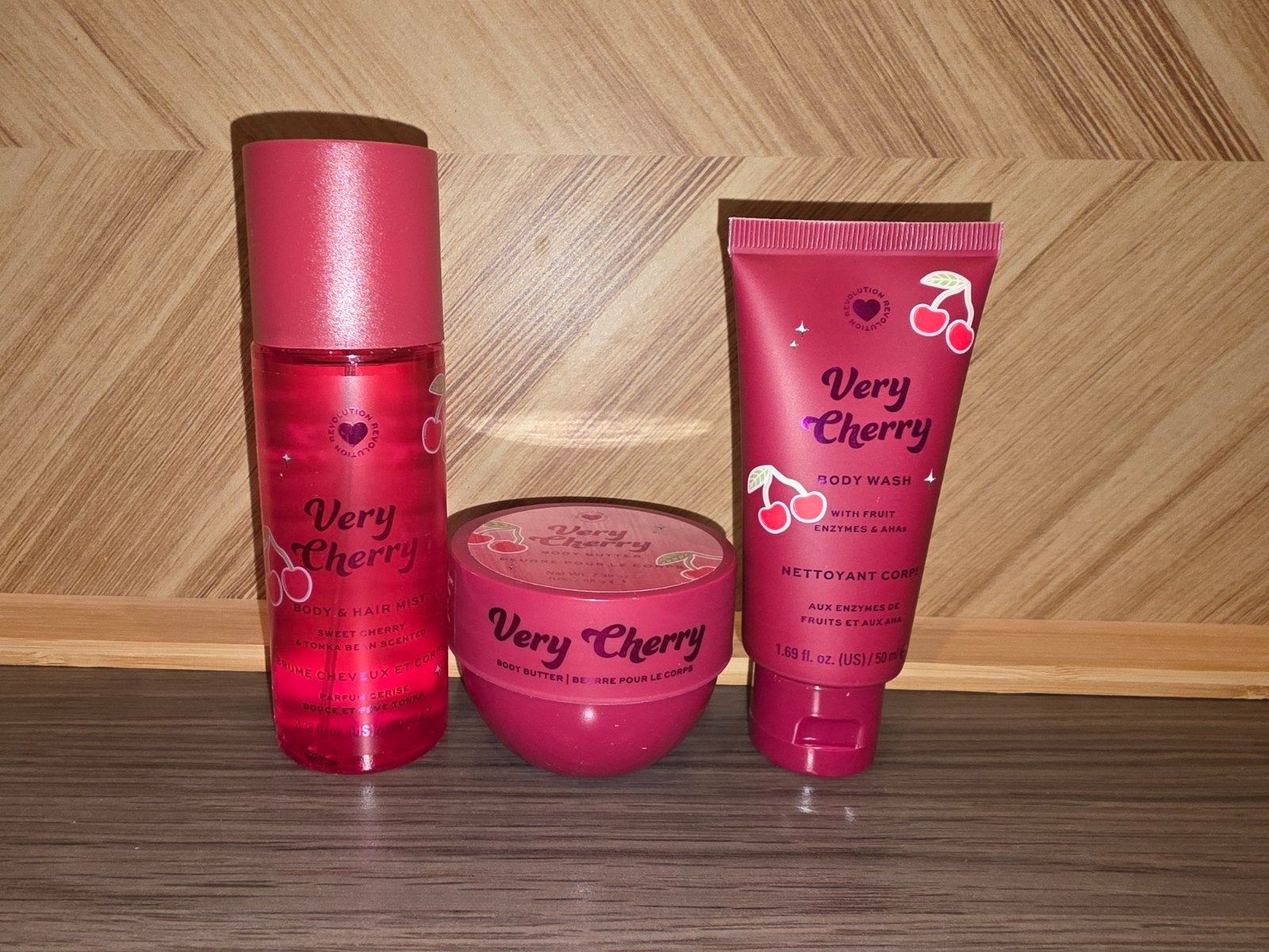 I Heart Revolution Very Cherry Bad & Body Gift Set, Ophalen of Verzenden, Nieuw, Bad & Douche
