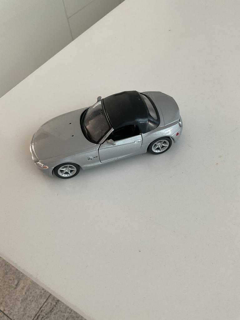 Bmw Z4, Hobby en Vrije tijd, Modelauto's | 1:43, Ophalen, Zo goed als nieuw