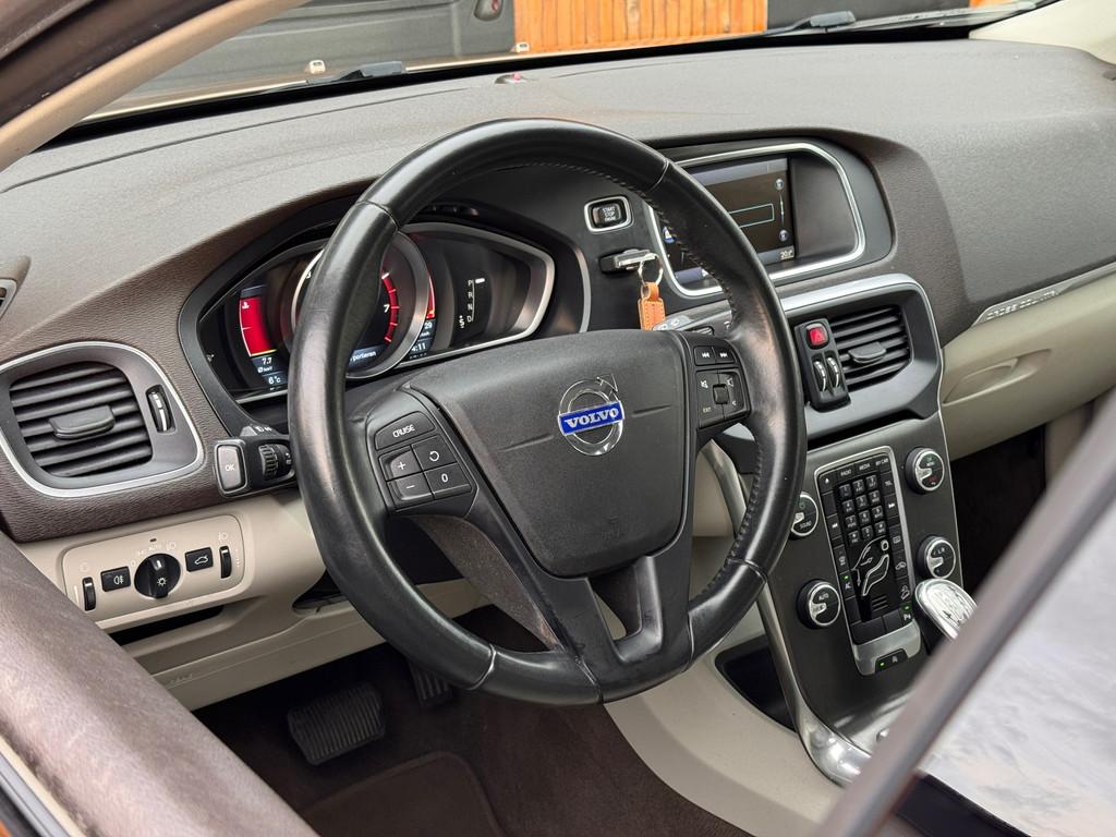 Volvo V40 T5 AWD Cross Country 5-Cilinder, Automaat, Euro 5, Gebruikt, Beige