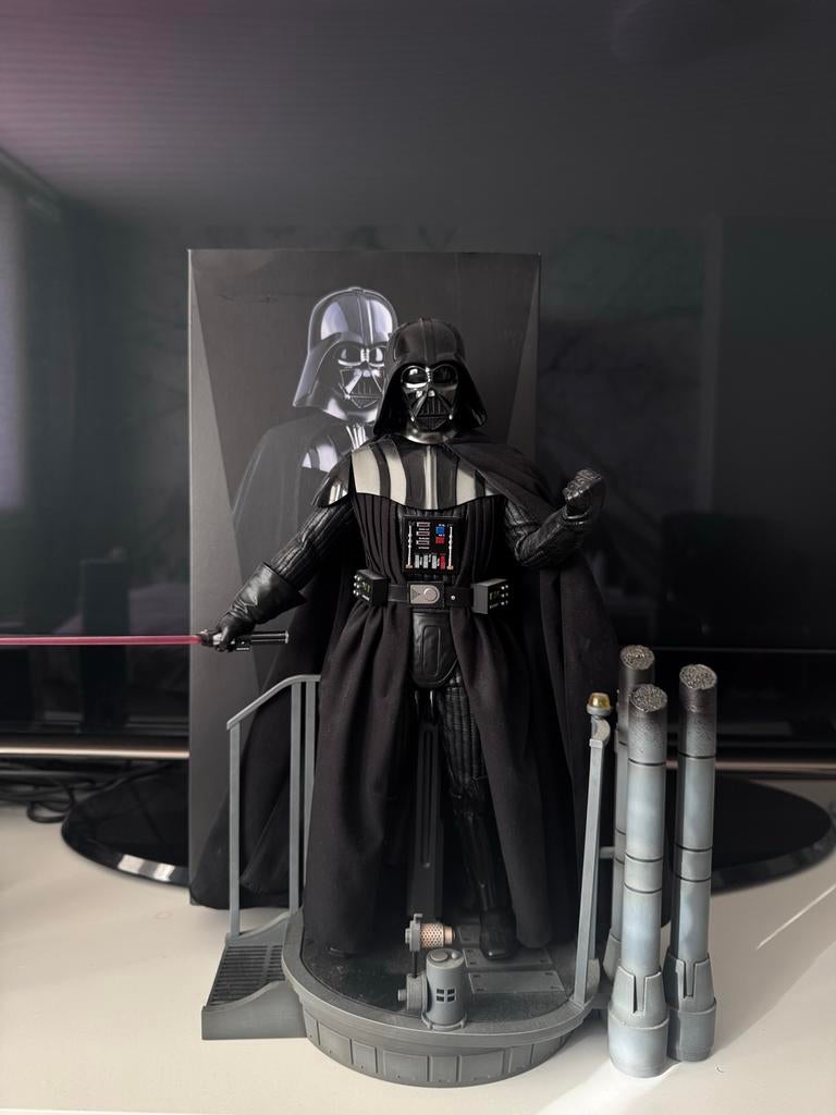 Hot Toys Darth Vader Empire Strikes Back 40th anniversary, Verzamelen, Star Wars, Verzenden, Zo goed als nieuw, Actiefiguurtje