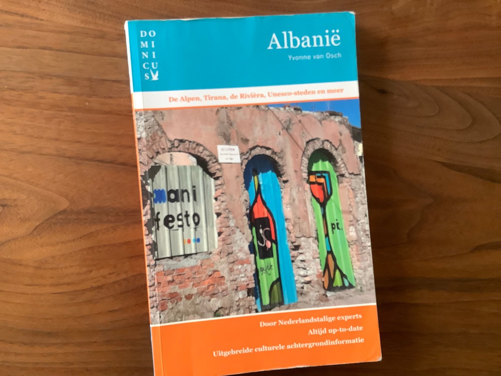 Albanië 270pg NL reisgids oa Tirana, Europa, Ophalen of Verzenden, Reisgids of -boek, Yvonne van Osch