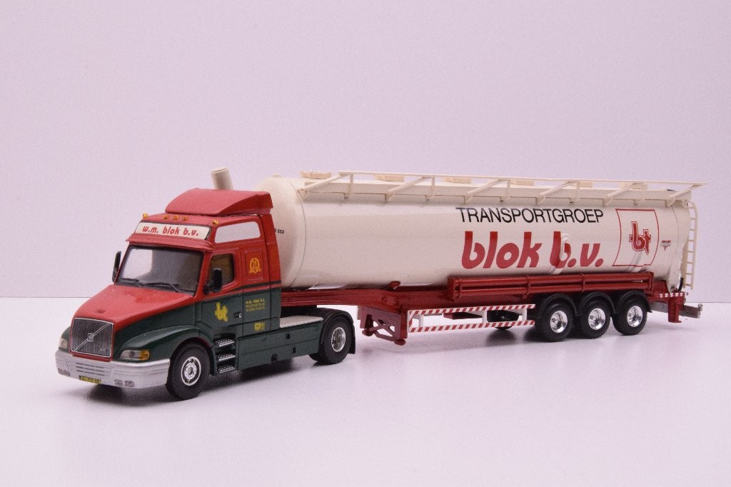Volvo NH  '' W.M.Blok transport ''  Lion Car, Ophalen of Verzenden, Zo goed als nieuw, Bus of Vrachtwagen, Lion Toys