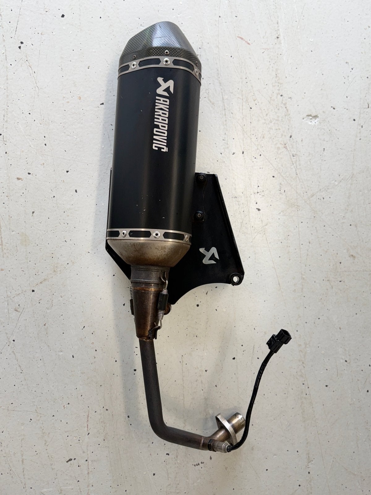 Akrapovic uitlaat EU5 in topstaat, Fietsen en Brommers, Ophalen of Verzenden, Zo goed als nieuw