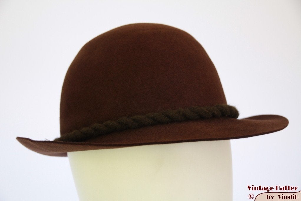 Vintage Dameshoed bruin met koord 56 gratis verzenden in NL, Kleding | Dames, Hoeden en Petten, Ophalen of Verzenden, Gedragen