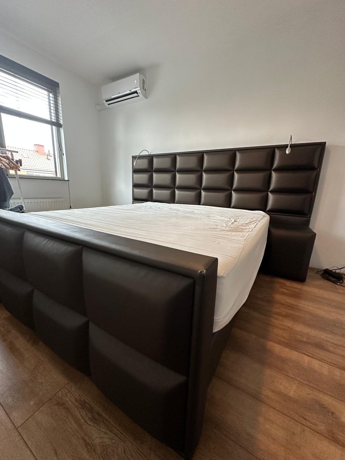 Luxe tweepersoonsbed met gestoffeerd hoofdbord, Bruin, Tweepersoons, Ophalen of Verzenden, Zo goed als nieuw