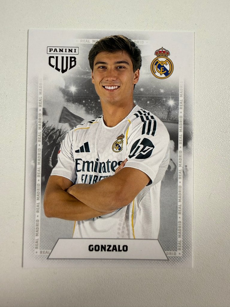 27 Gonzalo Panini Club Real Madrid 2025-26, Verzamelen, Ophalen of Verzenden, Nieuw, Buitenlandse clubs, Poster, Plaatje of Sticker