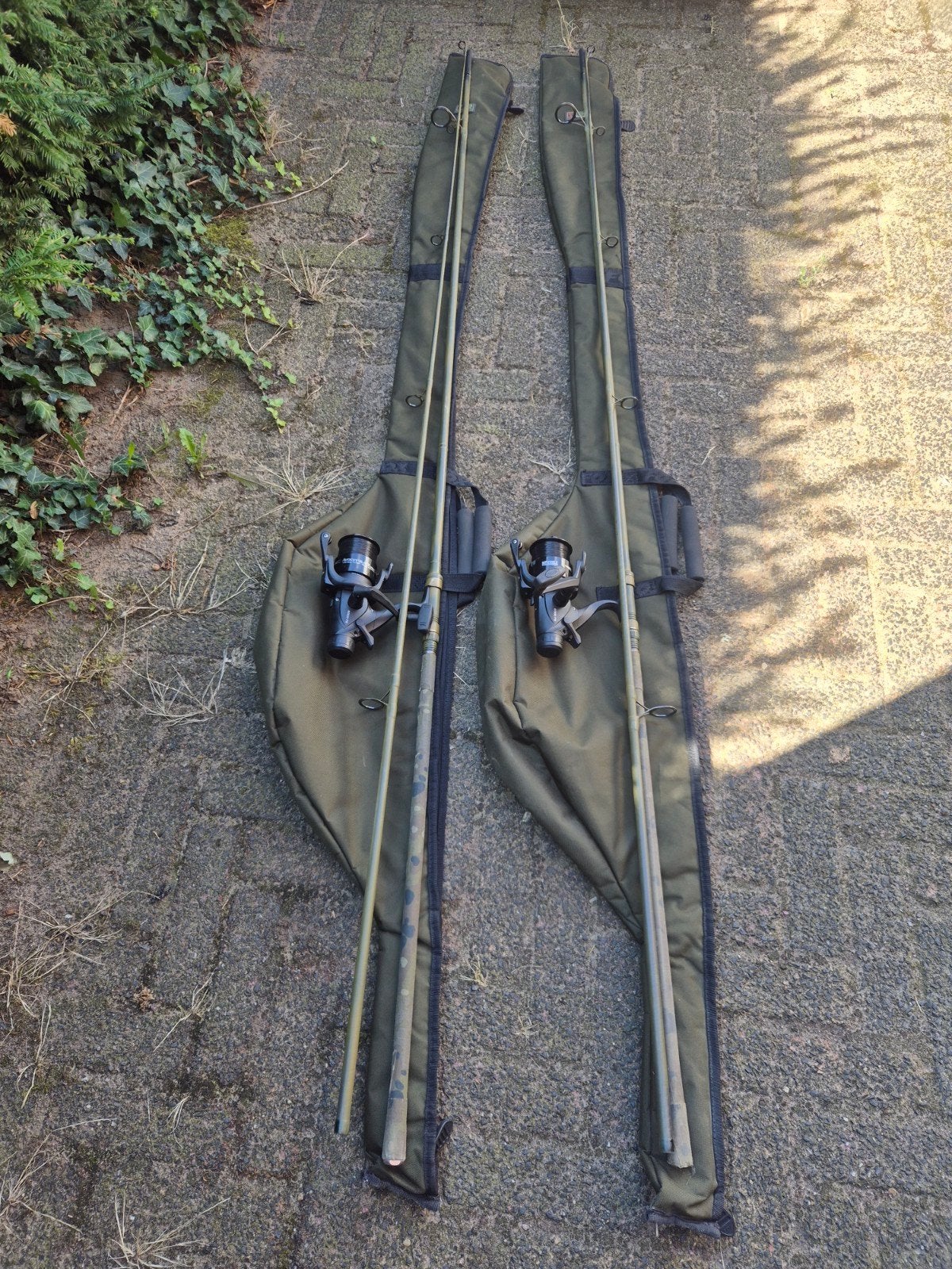 2x Shimano Velocity + 2x Mitchell Avocet Black., Watersport en Boten, Ophalen of Verzenden, Werphengel