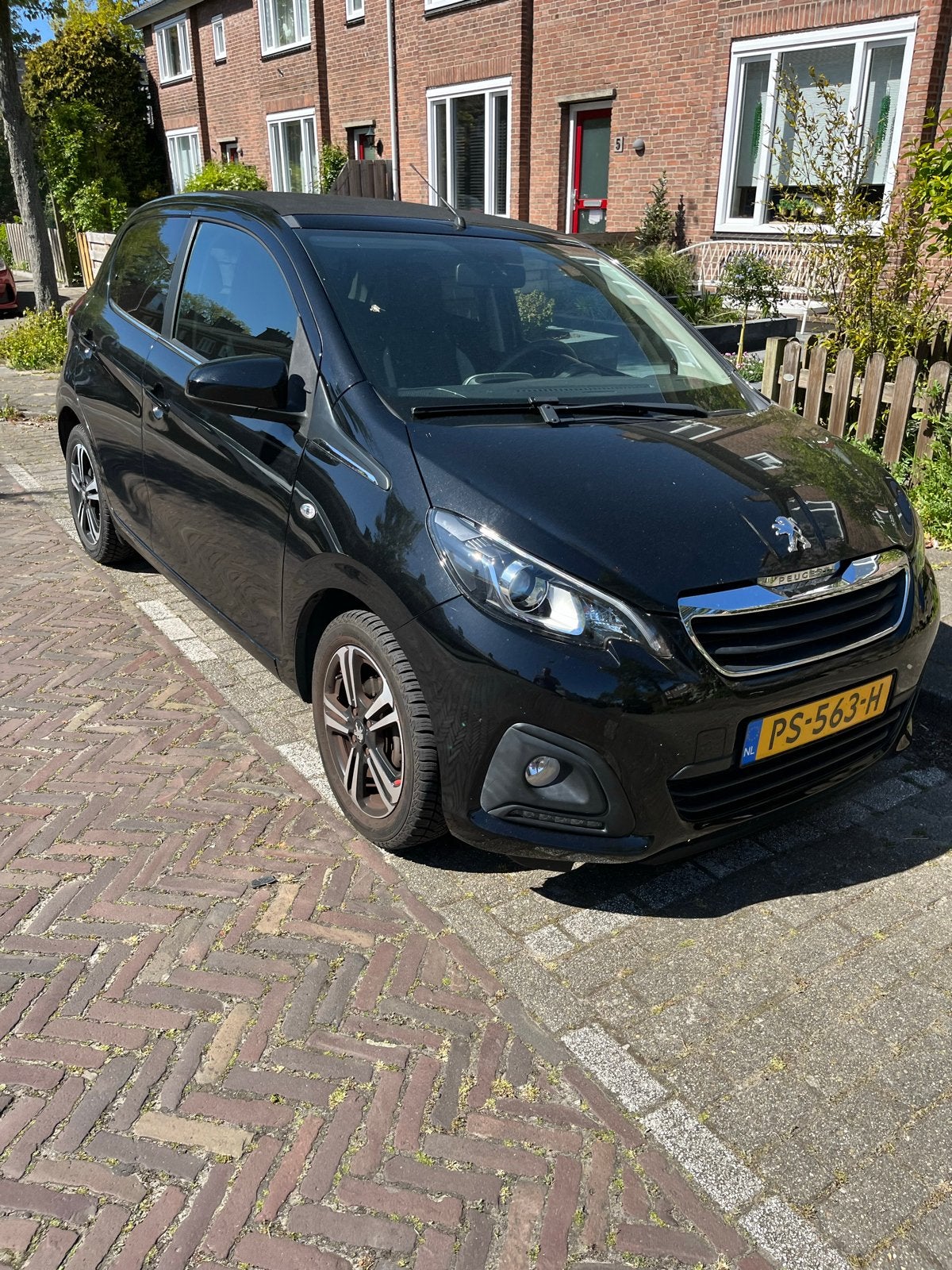 Peugeot 108 1.0 12V E-vti 51KW 5DR 2017 Zwart  cabrio, Auto's, Peugeot, Voorwielaandrijving, 4 stoelen, Zwart, Origineel Nederlands