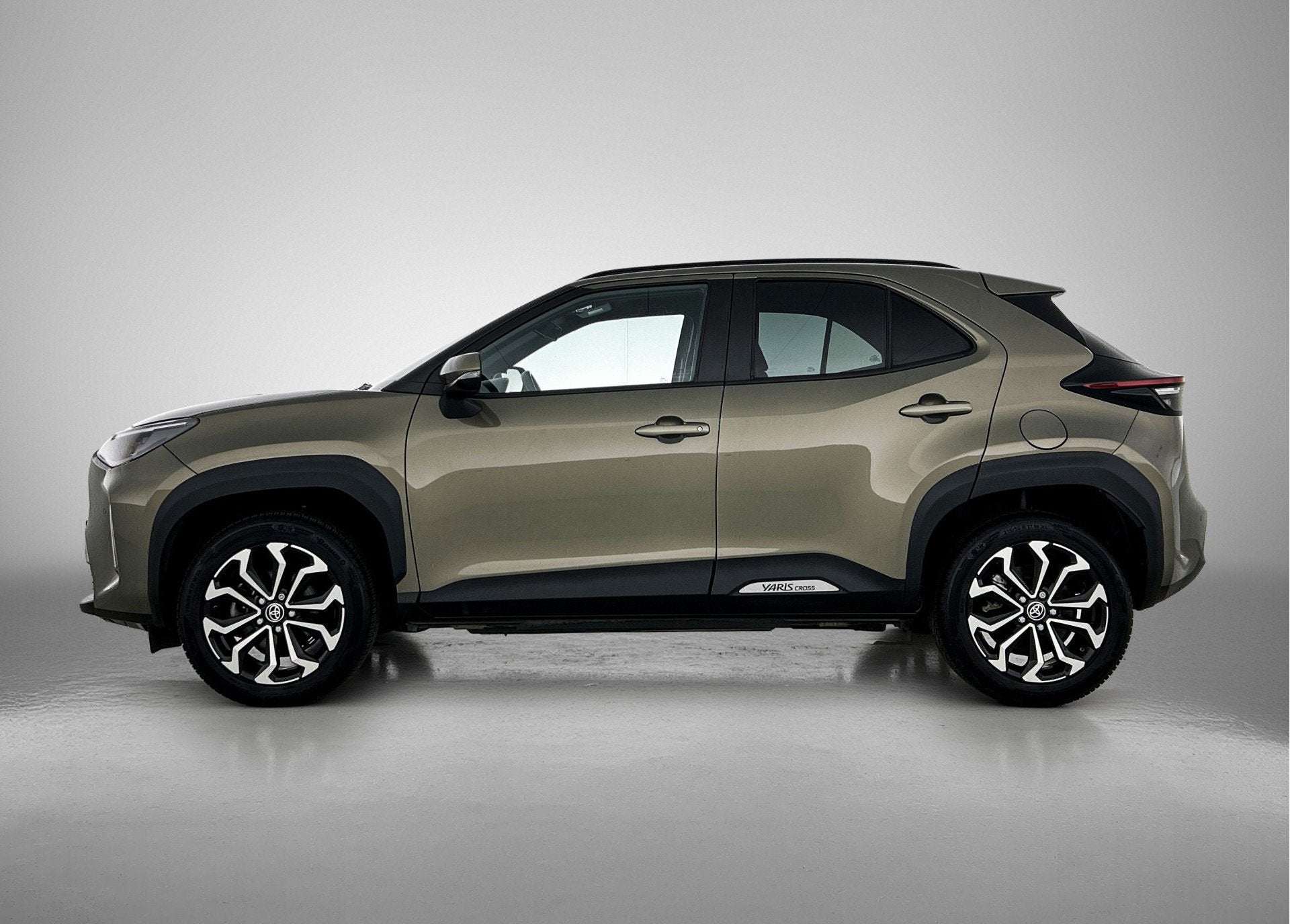 Toyota Yaris Cross 1.5 Hybrid Dynamic Limited + | BTW Voertu, 12 maanden, Stof, Gebruikt, 116 pk