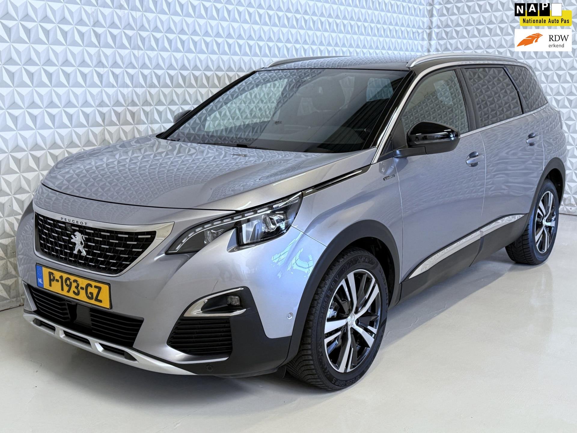 Peugeot 5008 1.6 BlueHDI Blue Lease GT-Line AUTOMAAT (2018), Gebruikt, Euro 6, 4 cilinders, Parkeersensor