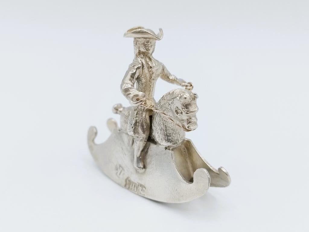 Zilveren miniatuur hobbelpaard, J. Koningh, Enkhuizen, 1743, Antiek en Kunst, Verzenden, Zilver