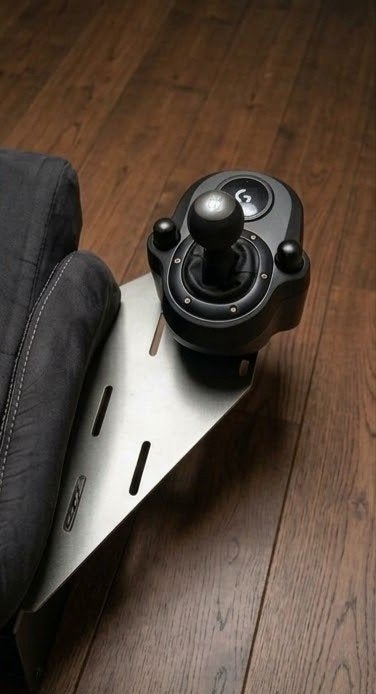 Foto 4 van Compleete Playseat Race Simulator - Logitech Stuur, Pedalen