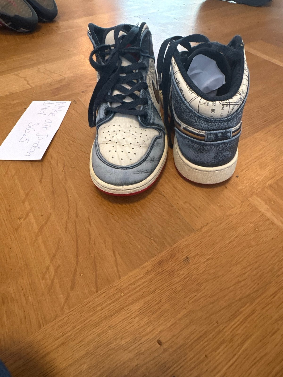 Nike Air Jordan 1 Mid - Maat 36.5 kinderschoenen, Ophalen of Verzenden, Gebruikt, Jongen of Meisje, Schoenen