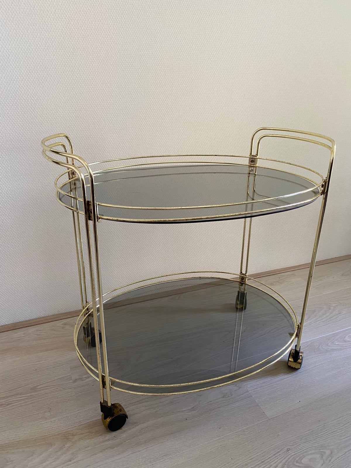 Vintage Hollywood Regency serveerwagen, Ophalen, Gebruikt, Metaal of Aluminium, 55 tot 75 cm