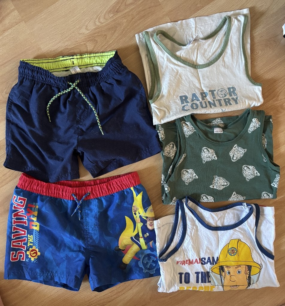 jongenskleding maat 110/116, 122/128,judo- en verkleedpak, Kinderen en Baby's, Kinderkleding | Maat 110, Ophalen of Verzenden