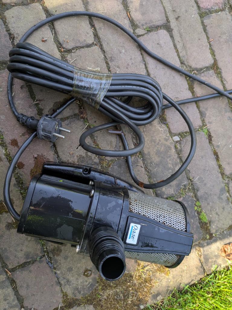 Oase Aquarius Universal Eco 4000 vijverpomp, Ophalen of Verzenden, Gebruikt, Vijverpomp